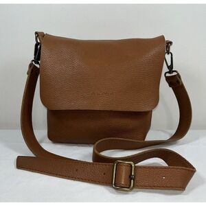 Calma 11600 Pebbled Leather Purse Handmade in Spain Crossbody Flap Bag Brown‎